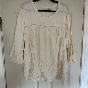 Old Navy cream colored size XXL blouse. Used but in very good condition.